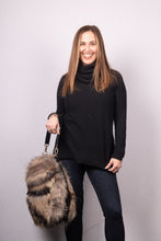 Load image into Gallery viewer, Natural Asiatic Raccoon Handbag