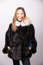 Load image into Gallery viewer, Mink Cape with Lynx Hood