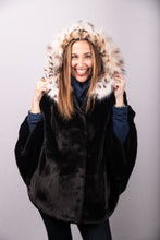 Load image into Gallery viewer, Mink Cape with Lynx Hood