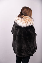 Load image into Gallery viewer, Mink Cape with Lynx Hood