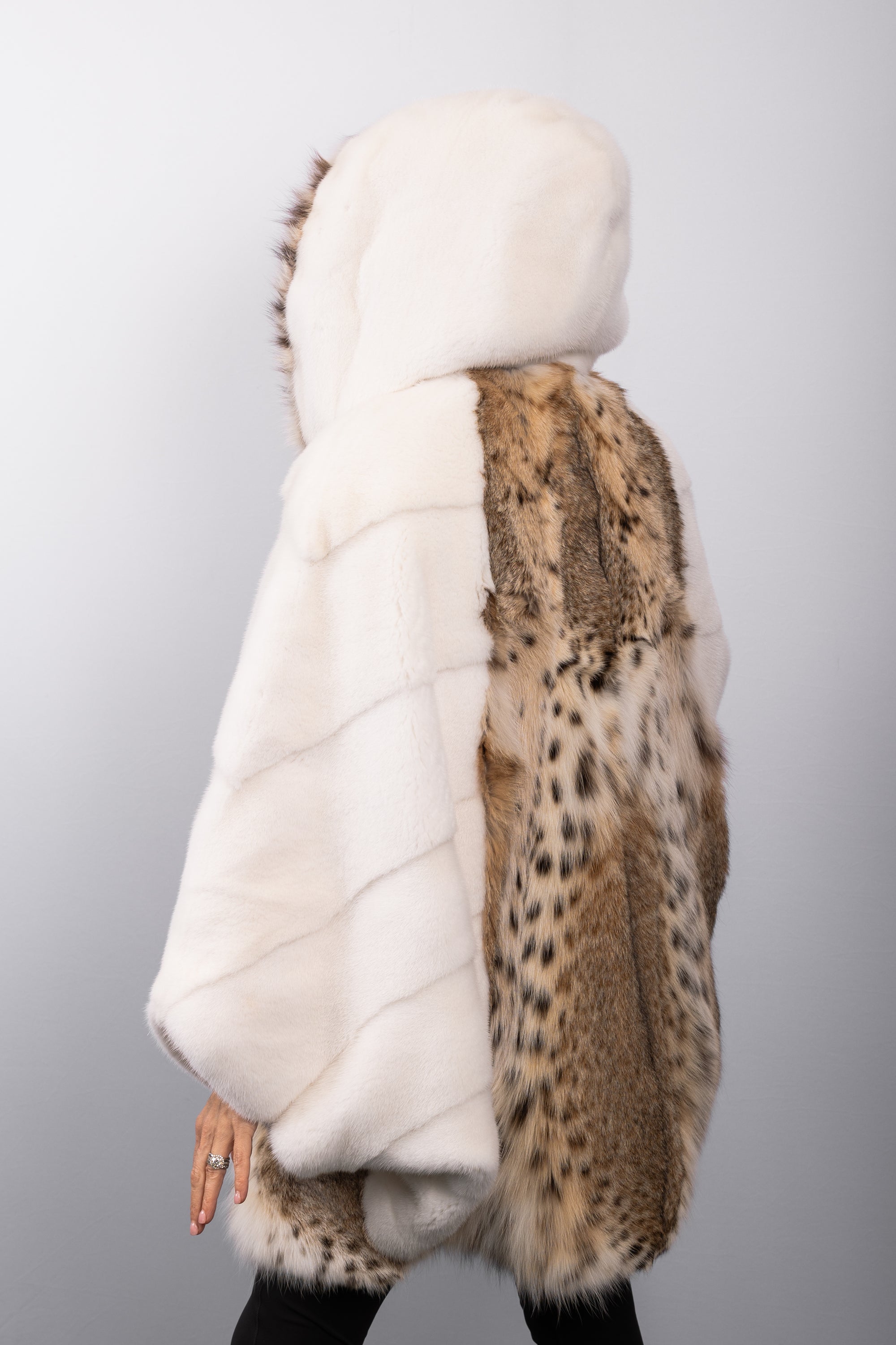 Natural Lynx Cat/White Mink Poncho