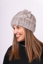 Load image into Gallery viewer, Stone Mink Hat with Removable Mink Flower Pin
