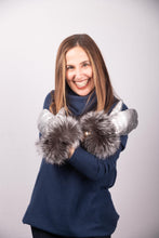 Load image into Gallery viewer, Metallic Silver Lamb Leather Mittens with Natural Silver Fox
